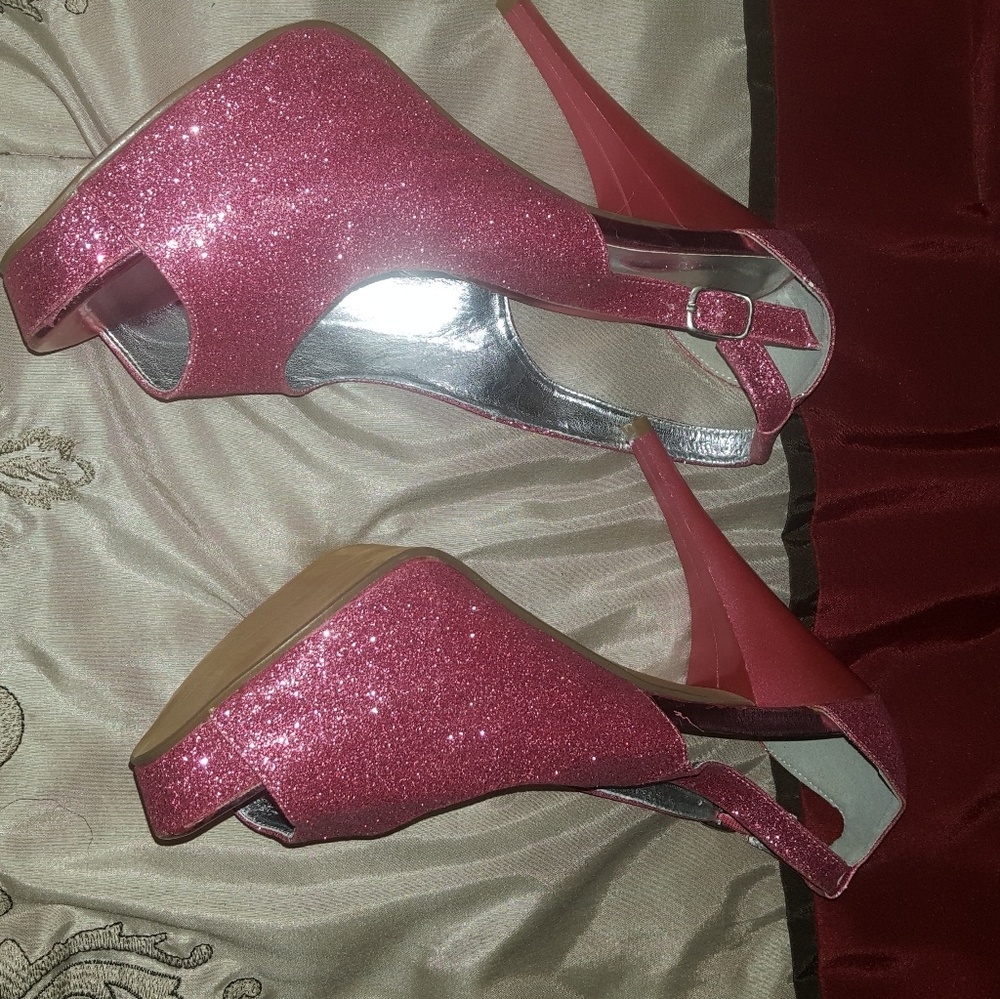 Shoes - Picture 2 of 3